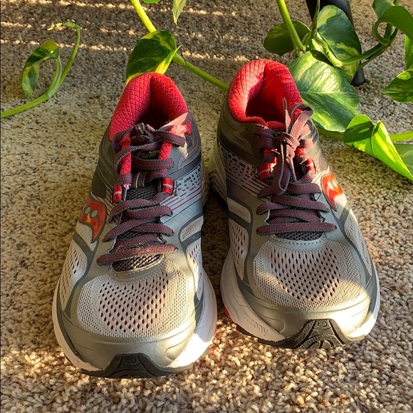 SOLD - *LIKE NEW* Saucony Guide10 Everun Shoes / 9 Womens - Picture 2 of 5